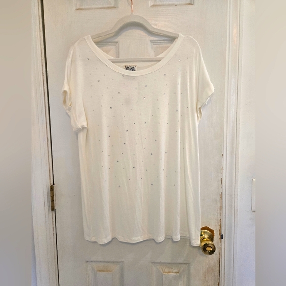 Vocal NWOT Womens White Top With Bling - Picture 1 of 8